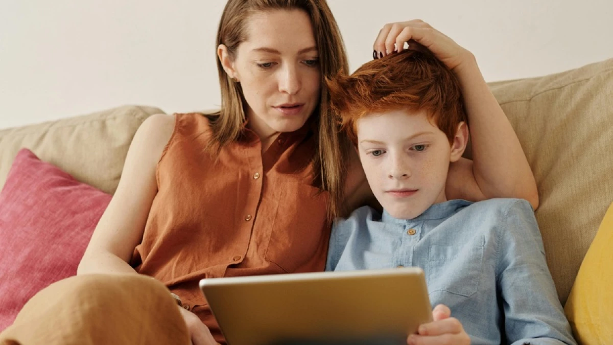 es-posible-hijos-tengan-relacion-sana-con-pantallas-wide_webp es-posible-hijos-tengan-relacion-sana-con-pantallas-wide_webp